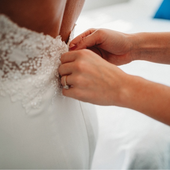 Sz 8 Mikaella Wedding Dress - Picture 2 of 10